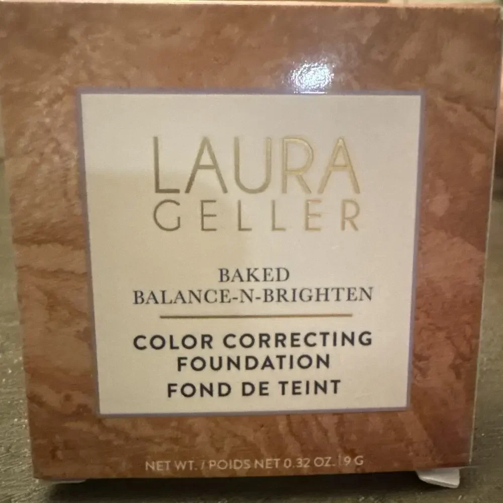 NIB Laura Geller Baked Balance-N-Brighten Color Correcting Foundation Medium